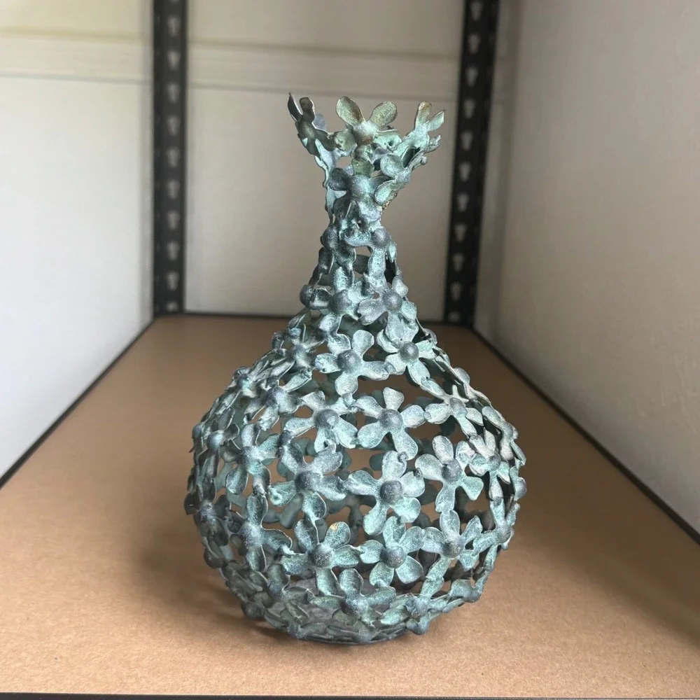 Verdigris Metal‎ 3D Floral Cutout Wabi-sabi Vase Patina Flower Teal Filigree